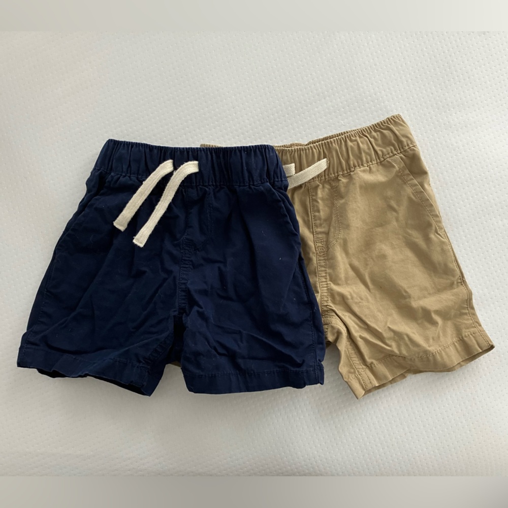 Bundle of 2 navy and tan khaki shorts the children’s place 18-24m baby boy